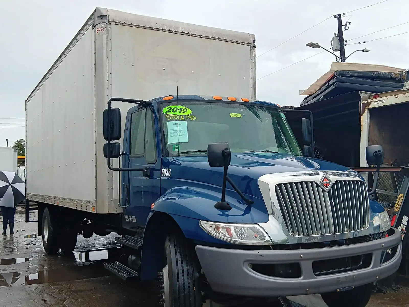 2019 INTERNATIONAL 24FT DRY BOX STOCK 1906